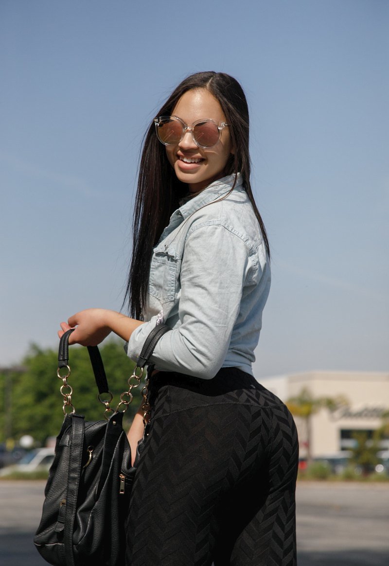 Юлия, 18